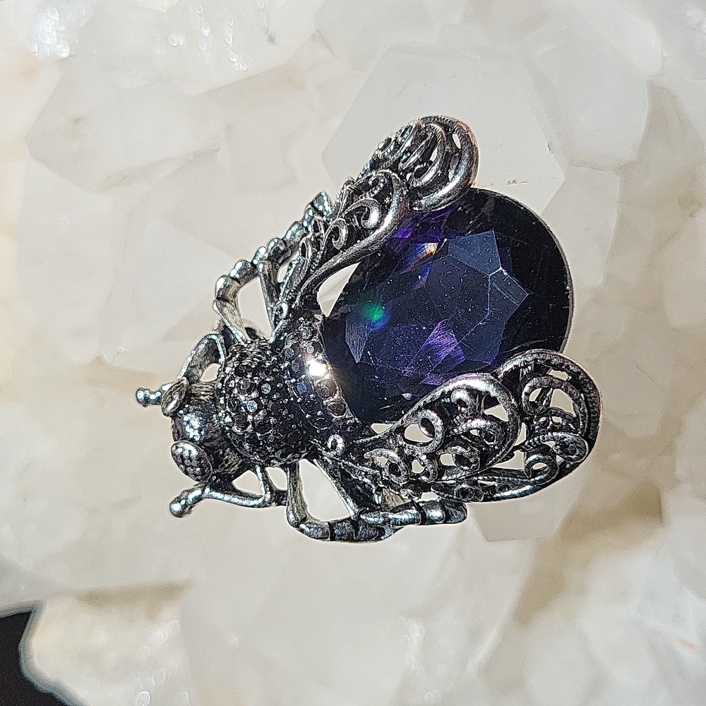 🪰 Brand new XL fly brooch - Picture 11 of 13